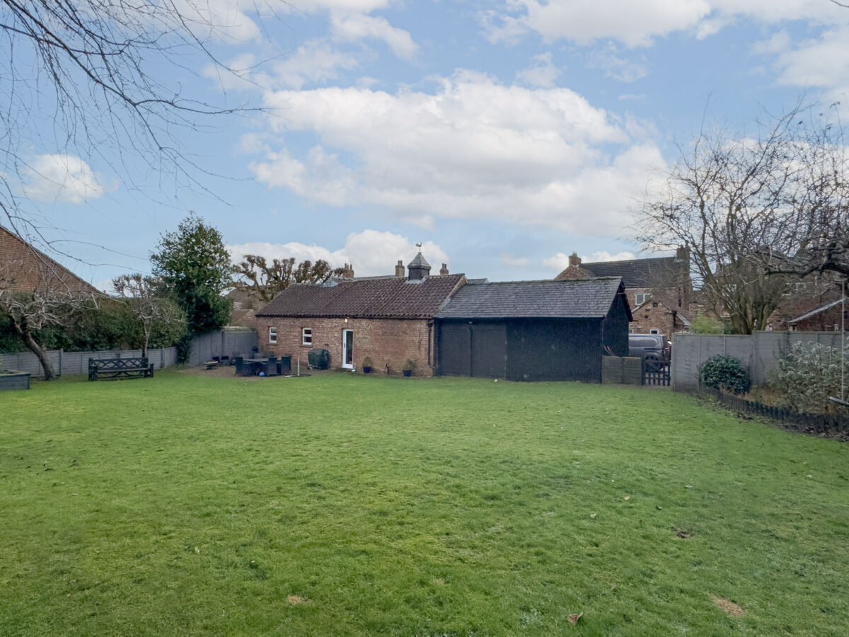 Orchard House and The Stables - Long Street, Topcliffe, YO7