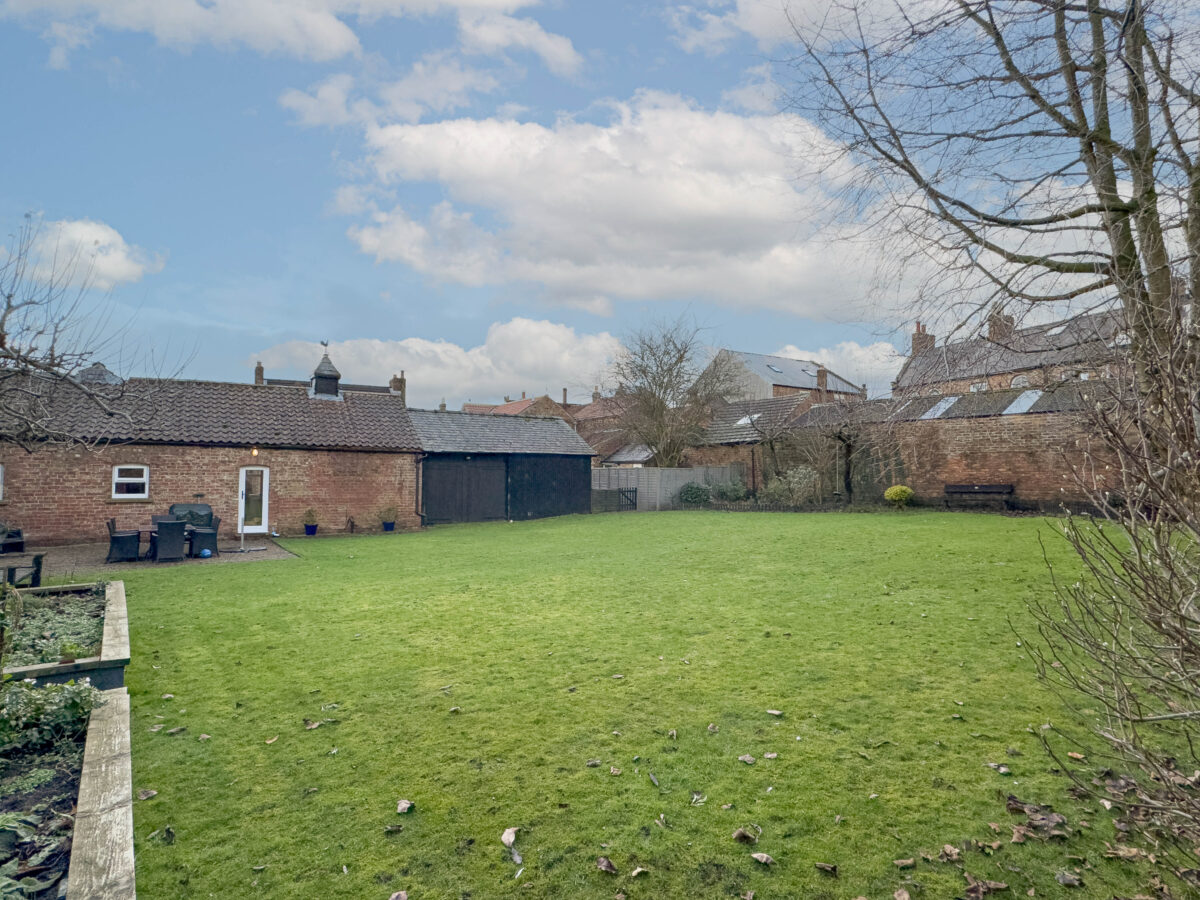 Orchard House and The Stables - Long Street, Topcliffe, YO7